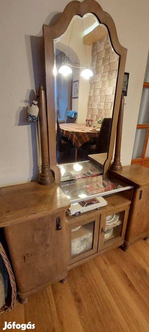Eladó tükrös fésülködőasztal 1939ből