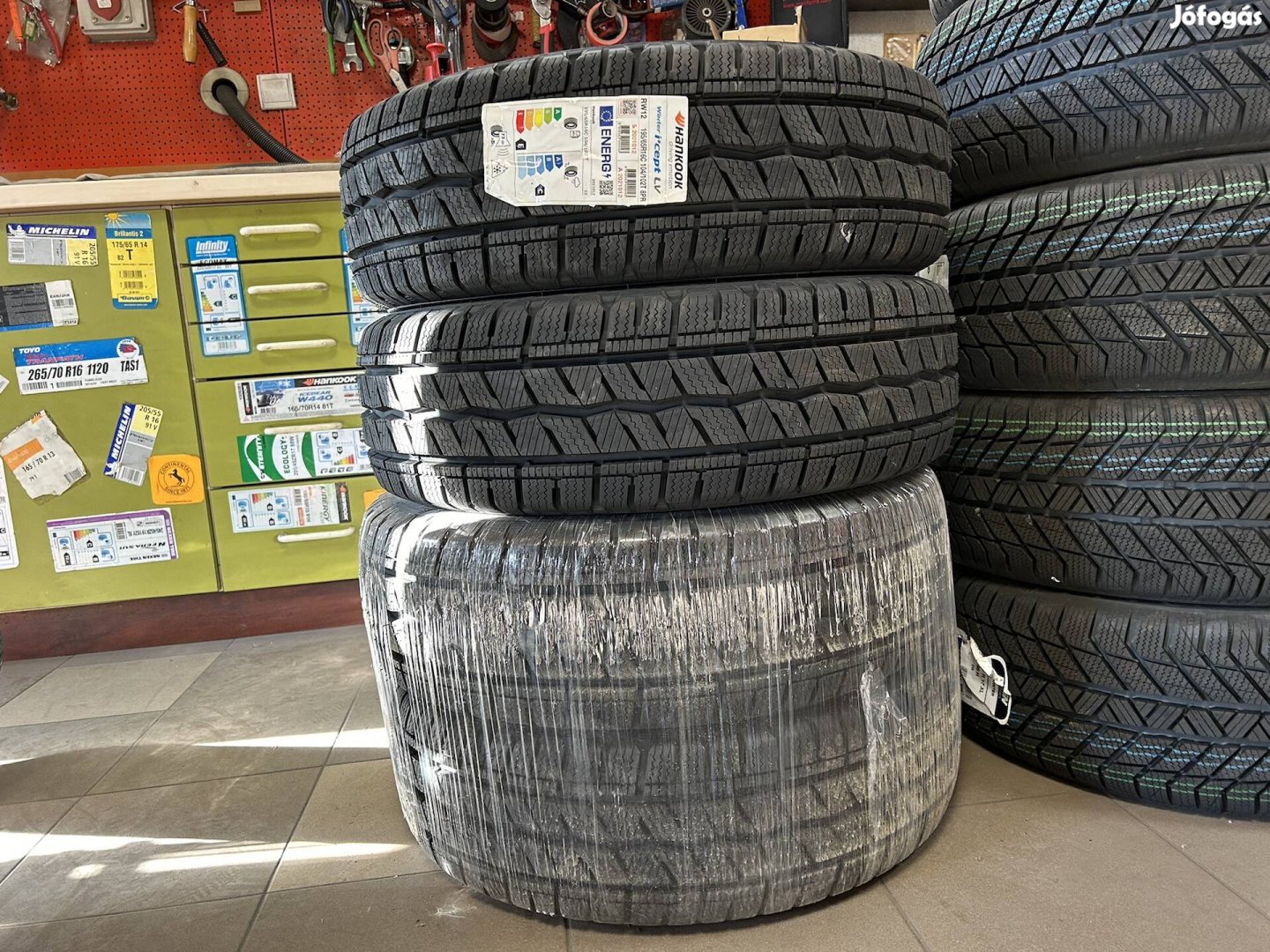 Eladó új 195/65 r16C Hankook téli gumi!