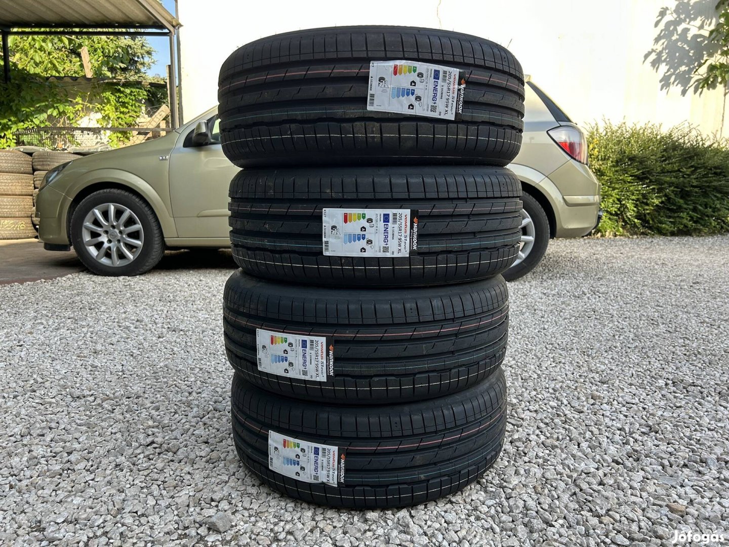 Eladó új 205/55 r17 Hankook nyári gumi!