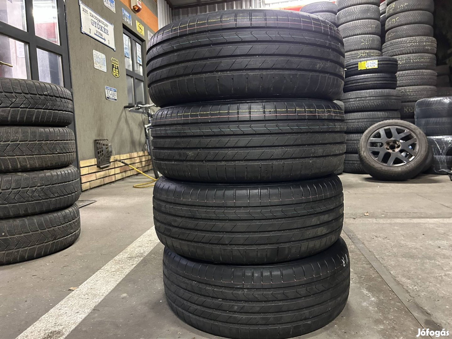 Eladó új 215/45 r17 Hankook nyári gumi!