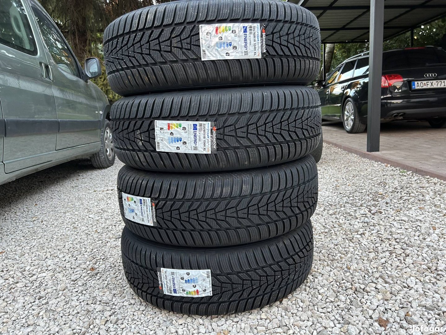 Eladó új 225/60 r18 Hankook defekttűrő téli gumi!