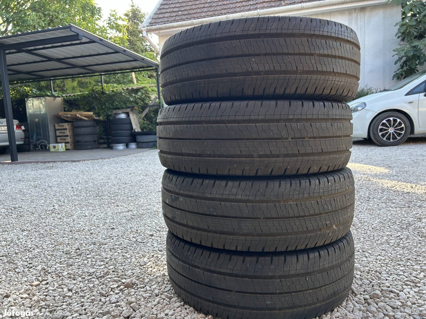 Eladó új 235/65 r16C Continental nyári gumi!