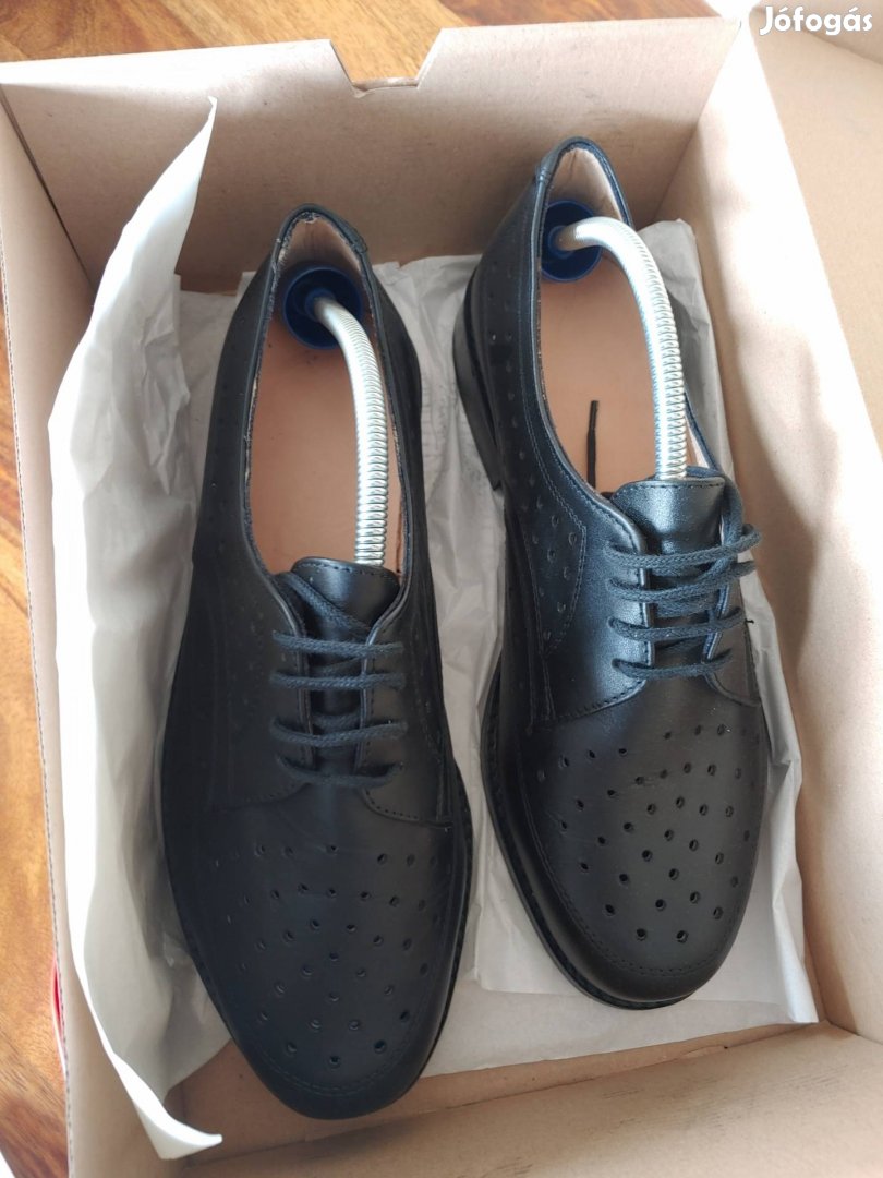 Eladó új 43-s férfi alkalmi nyári cipő