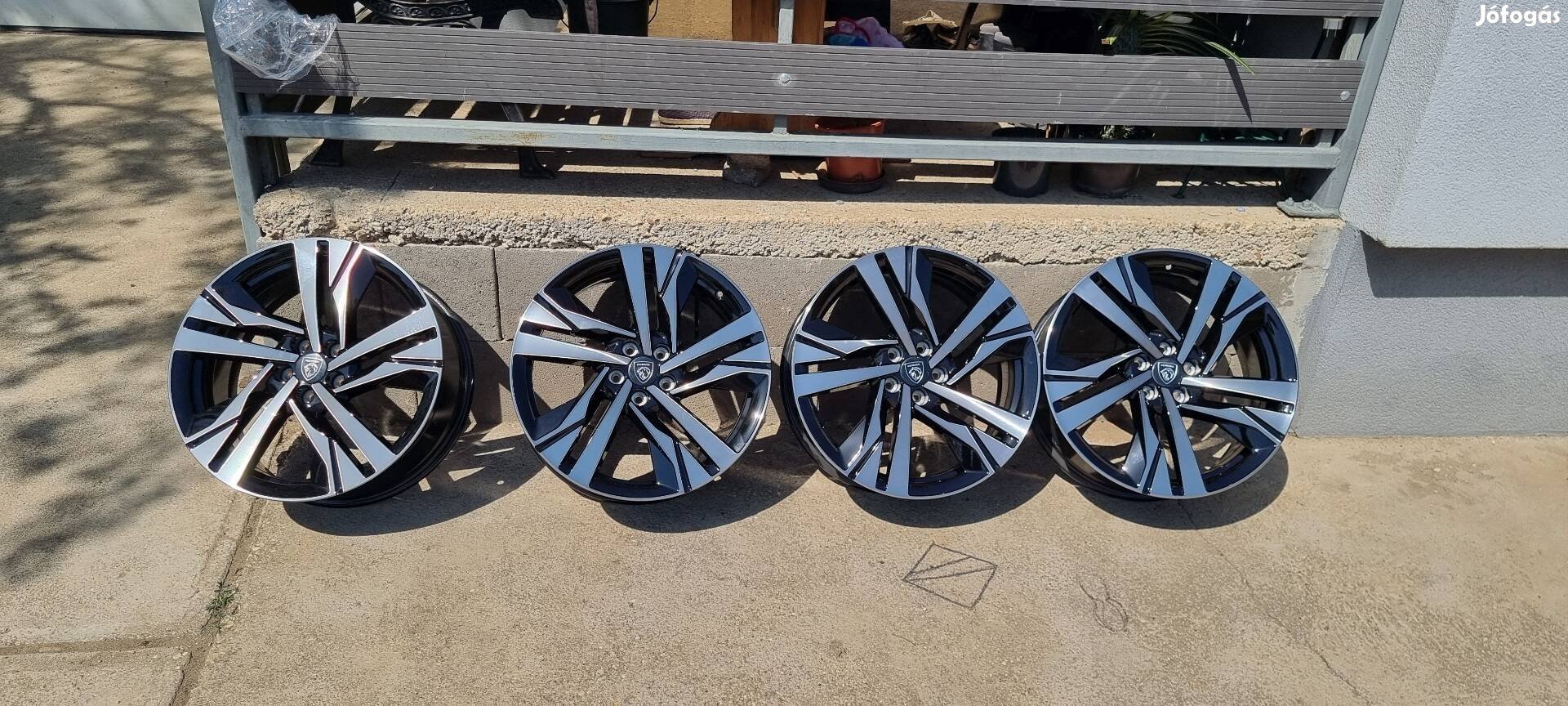 Eladó új 5x108 19" gyári Peugeot alufelni garnitúra.
