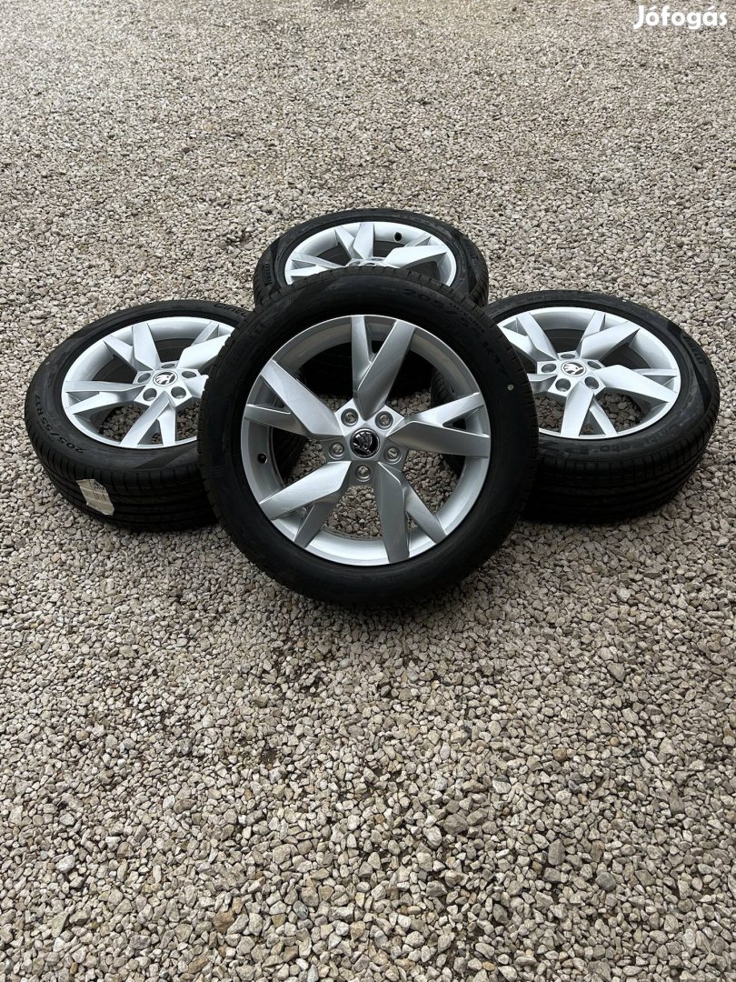 Eladó új 5x112 r17 gyári Skoda Octavia 4 alufelni szett nyári gumival!