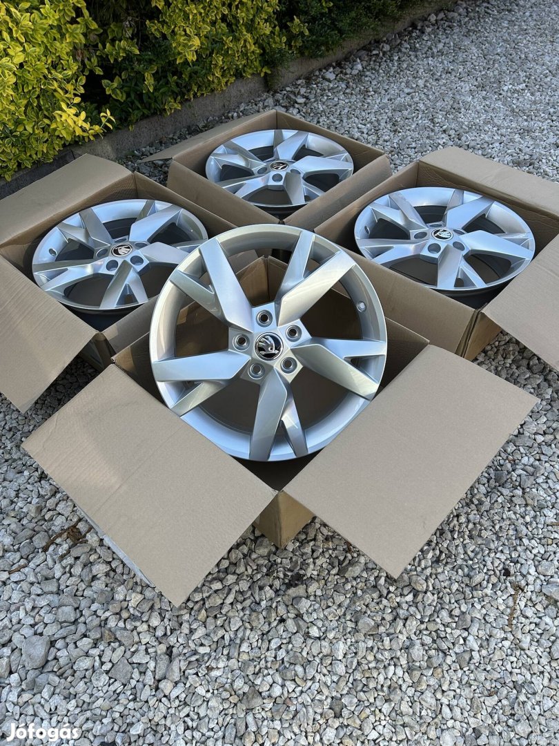 Eladó új 5x112 r17 gyári Skoda Octavia "Lyra" alufelni szett!