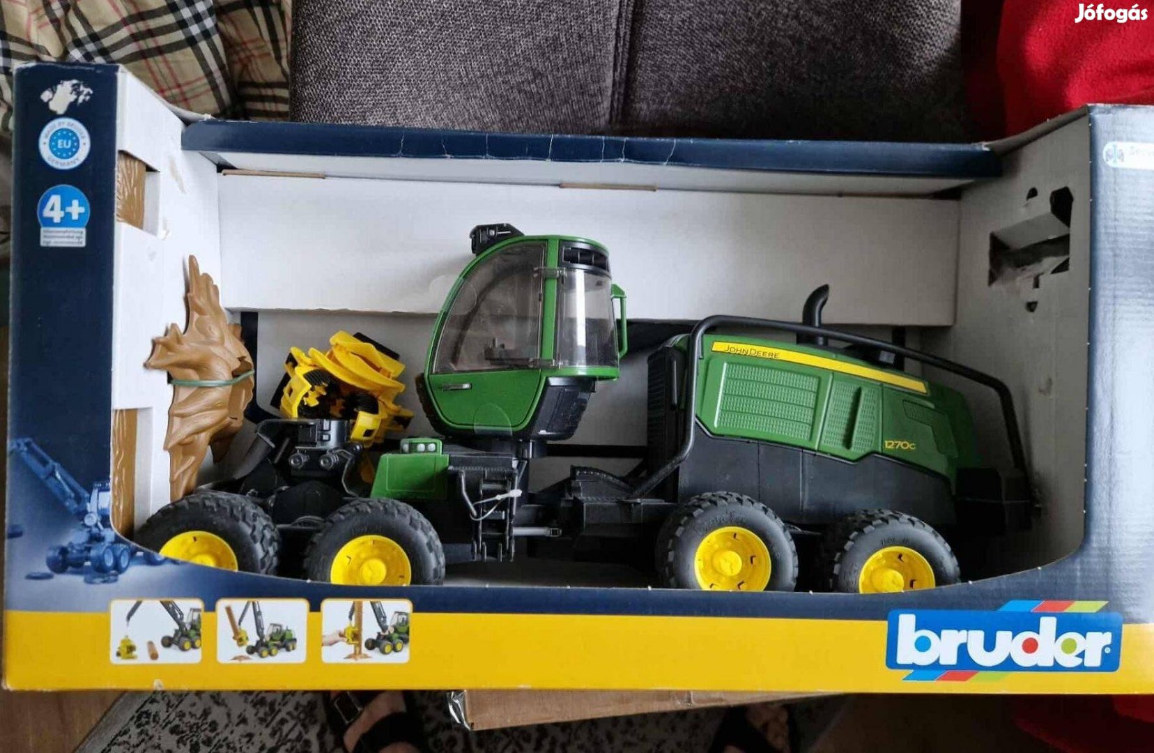Eladó új Bruder John Deere fakitermelő