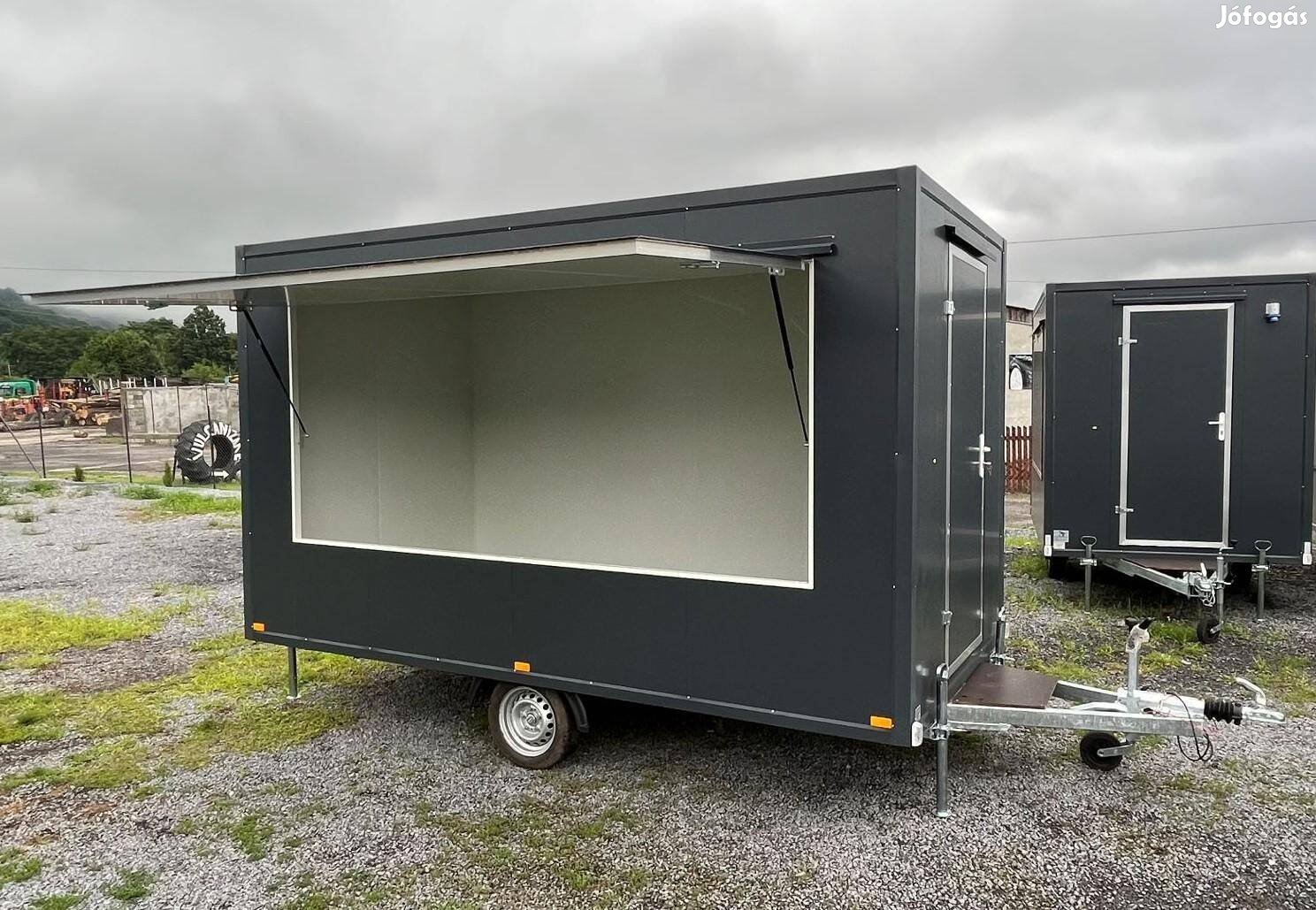 Eladó új Food Truck Büfékocsi 4m- 1350kg