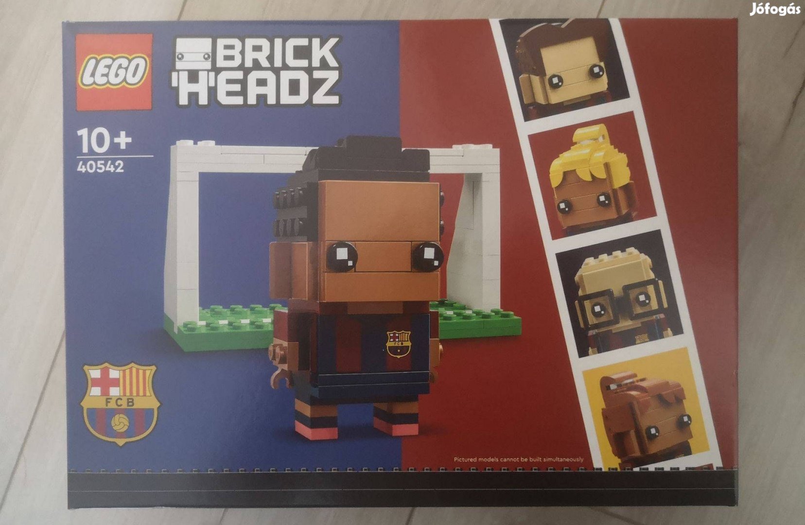 Eladó új LEGO Brickheadz - FC Barcelona Kockákra fel! (40542)