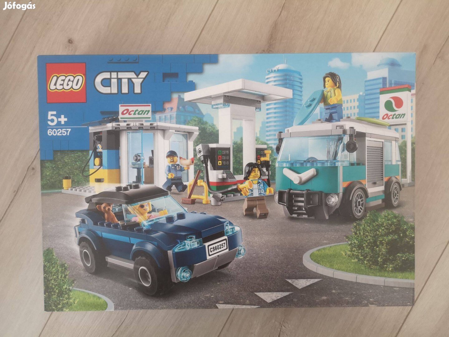 Eladó új LEGO City - Benzinkút (60257)