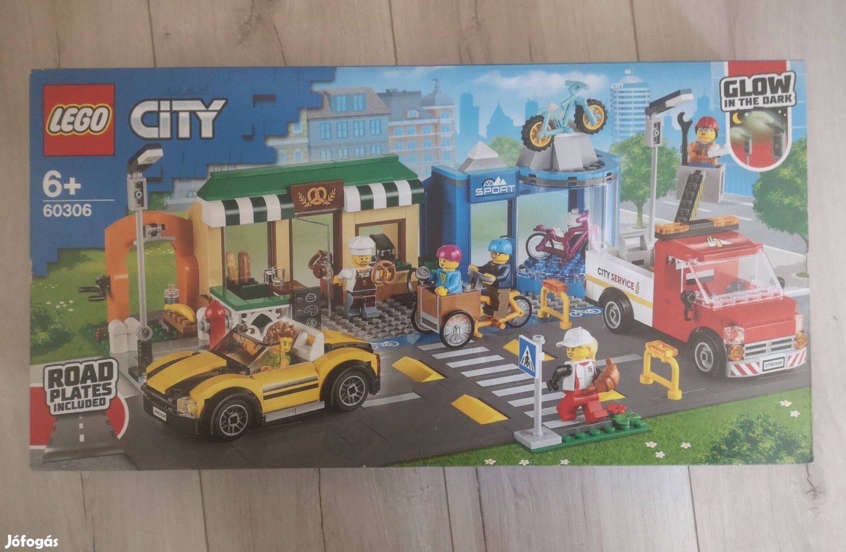 Eladó új LEGO City - Bevásárlóutca (60306)