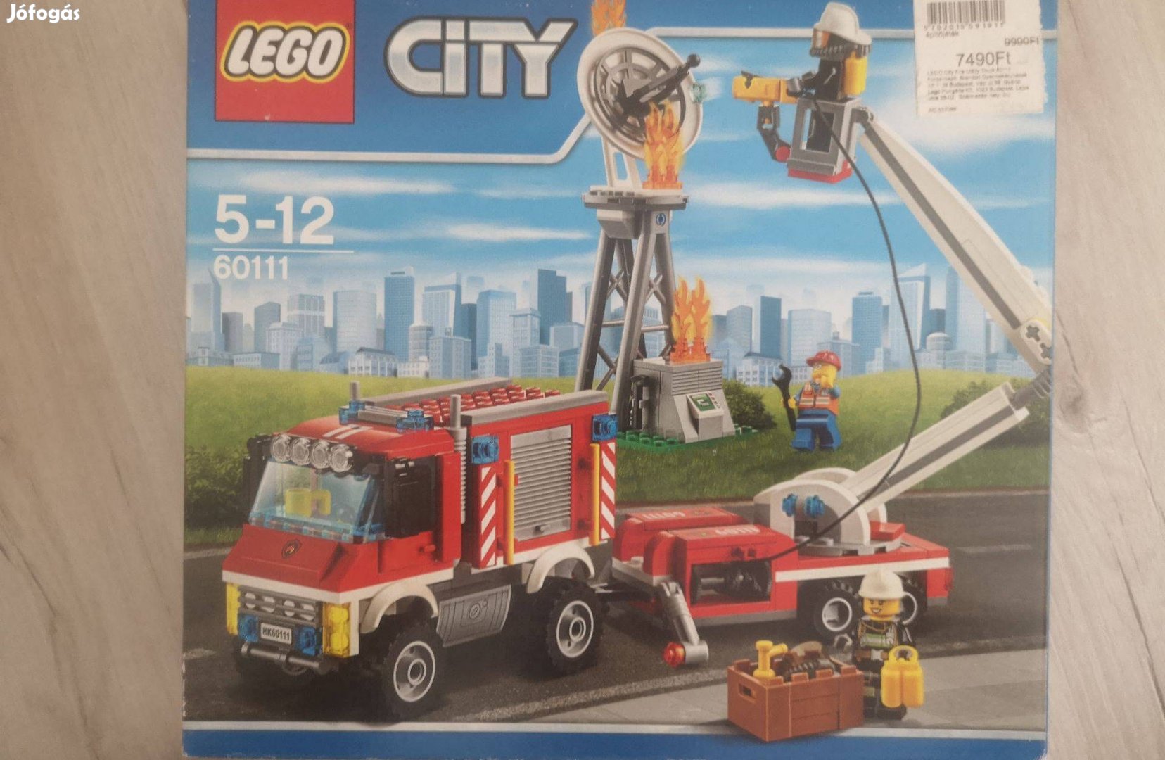 Eladó új LEGO City - Emelőkosaras tűzoltóautó (60111)