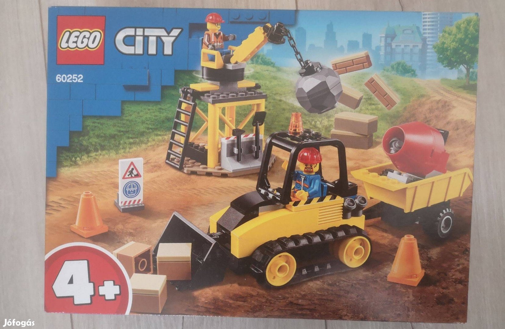 Eladó új LEGO City - Építőipari buldózer (60252)