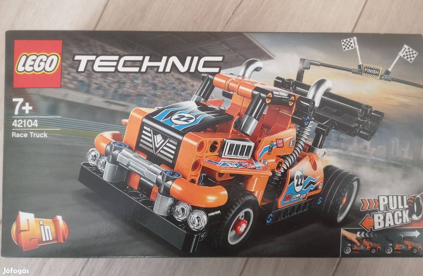 Eladó új LEGO Technic - Versenykamion (42104)