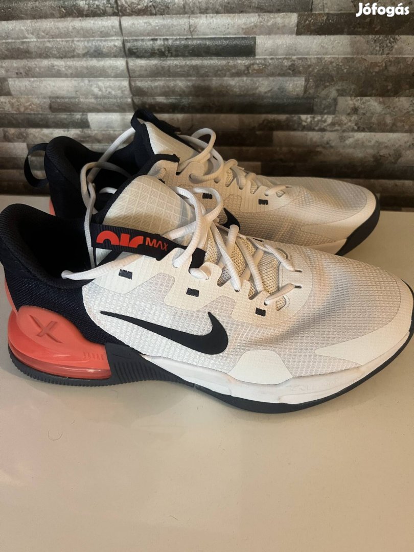 Eladó új Nike Air Max sport cipő 43-as méretben!