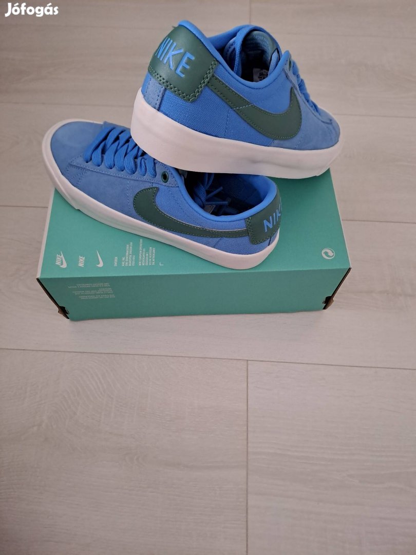Eladó új Nike cipő. Méret 38