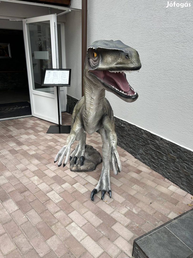 Eladó új Raptor dinoszaurusz szobor 