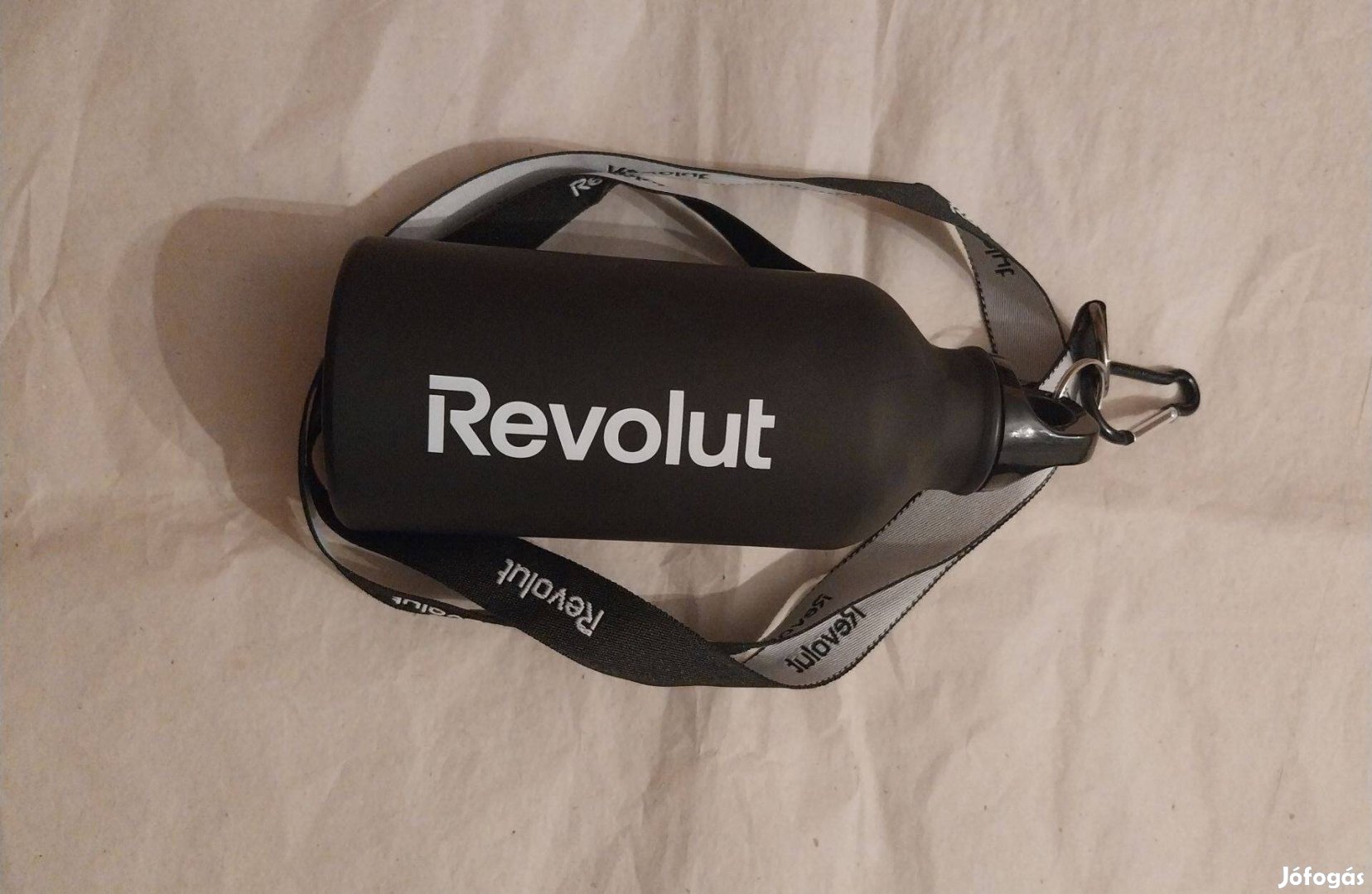 Eladó új Revolut kulacs nyakpánttal