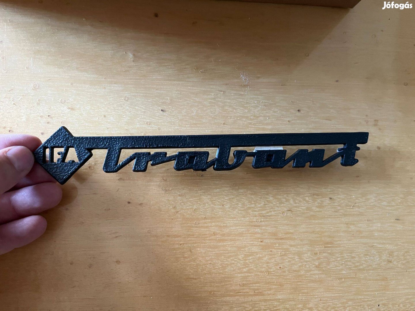 Eladó új Trabant felirat