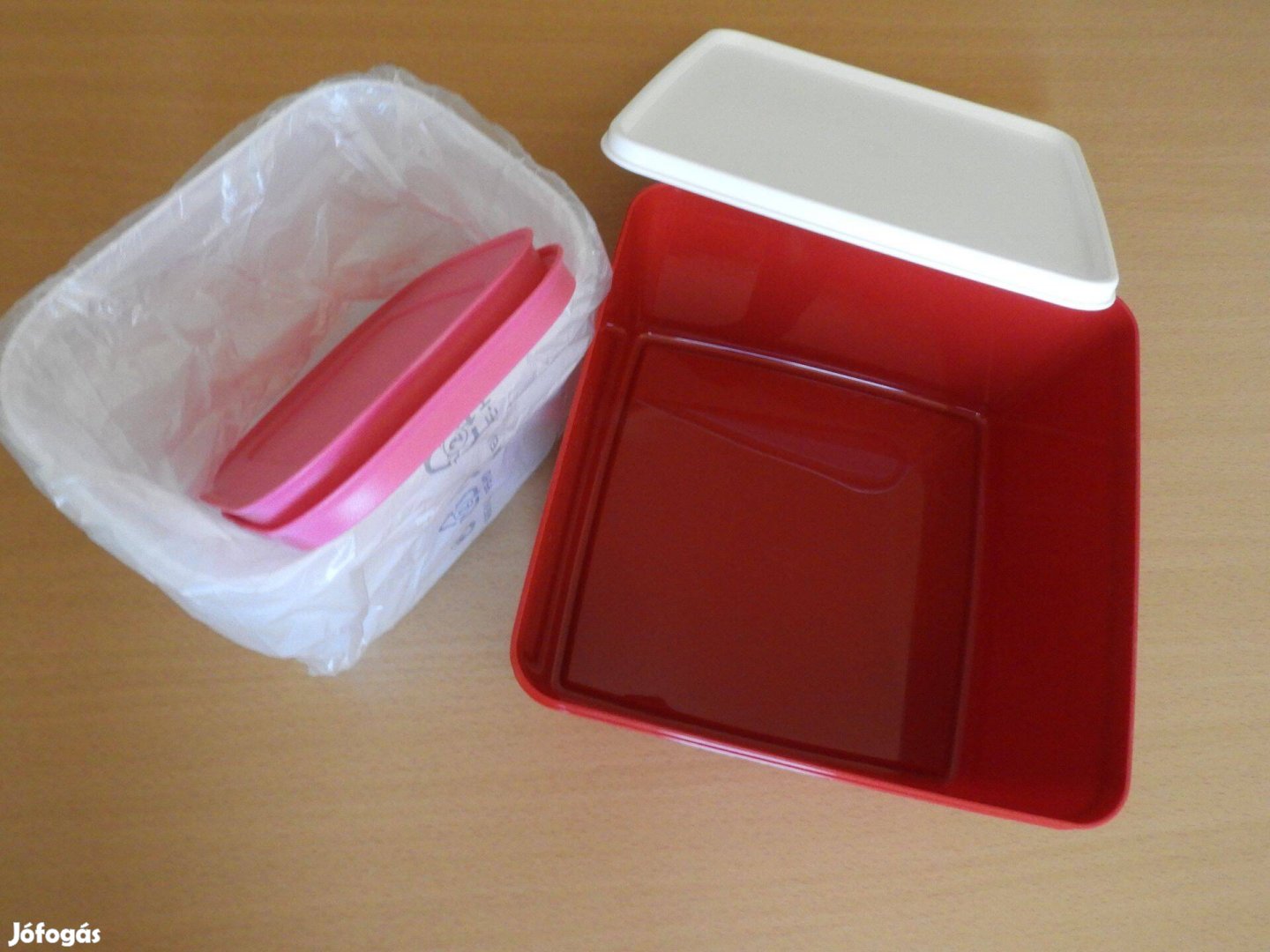 Eladó új Tupperware fagyasztó és mindennapi tároló edények