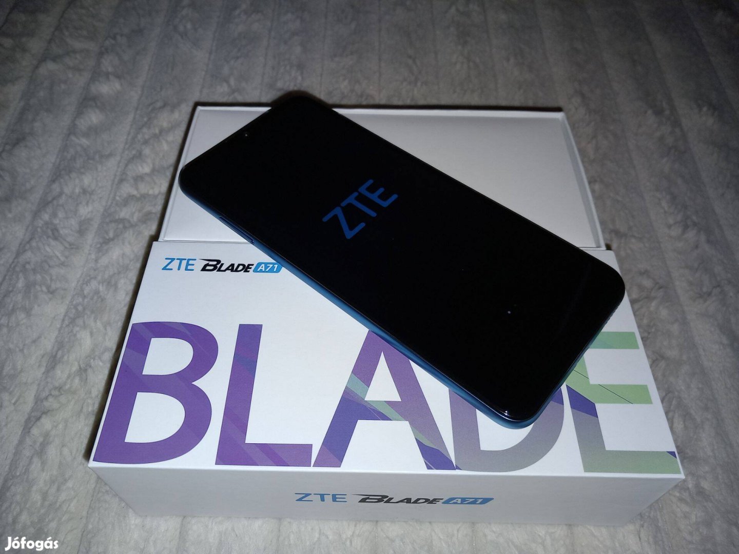 Eladó új ZTE Blade A71 Okostelefon (3GB RAM, 64GB ROM) Kék színű