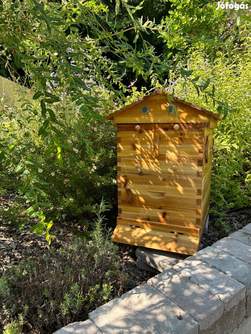 Eladó új, automata méhkaptár