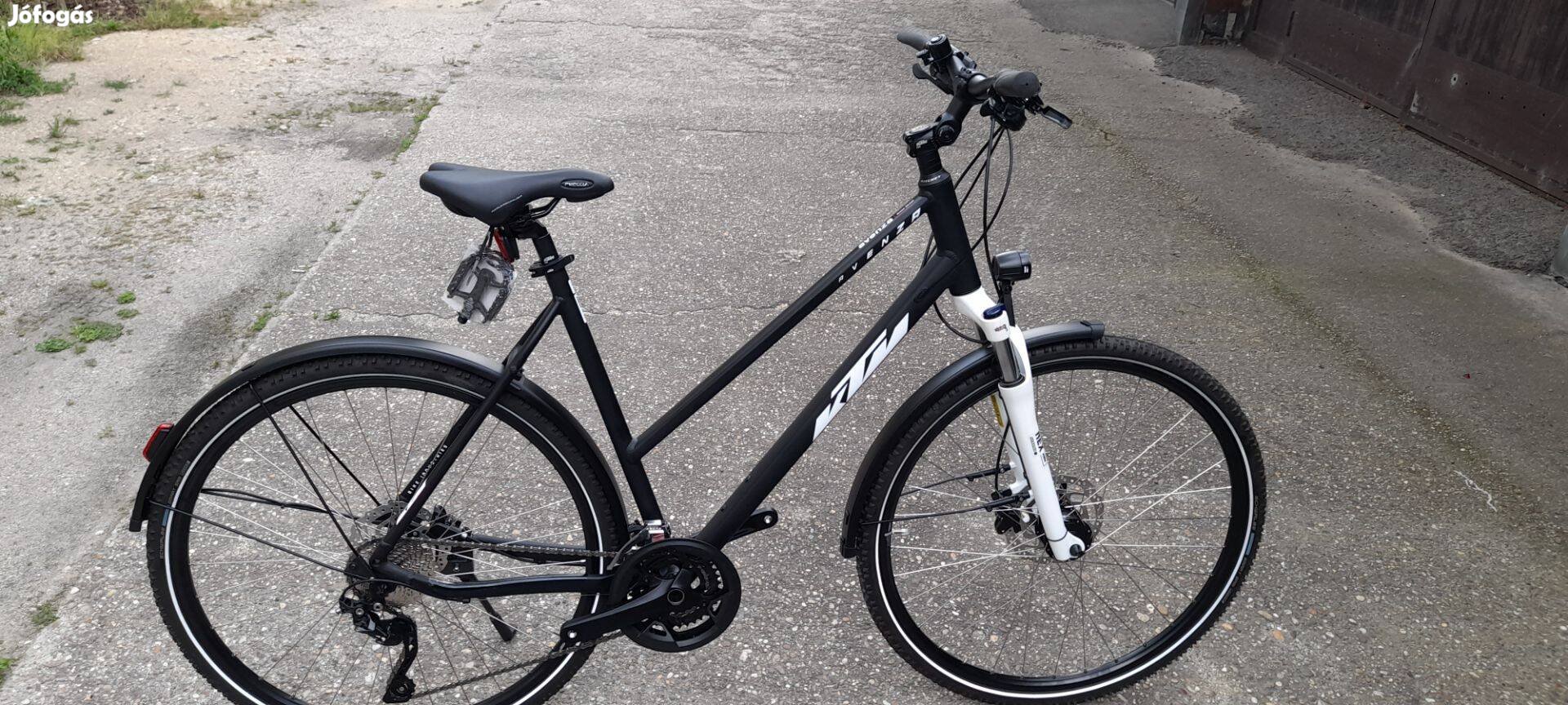 Eladó új, női KTM Avenza 1964 kerékpár, nagy vázmérettel.56