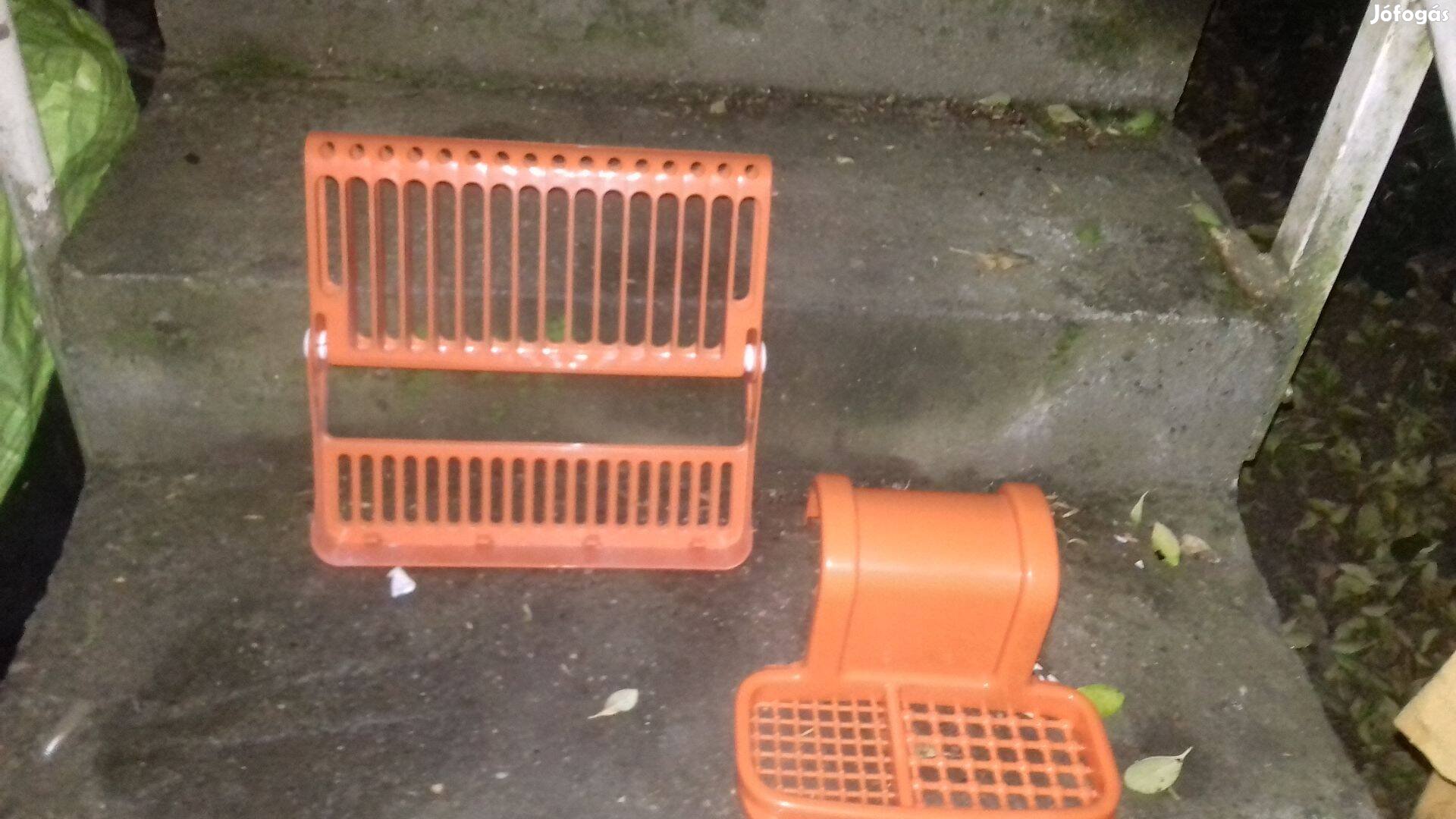 Eladó új retro műanyag fürdőszoba kiegészítők