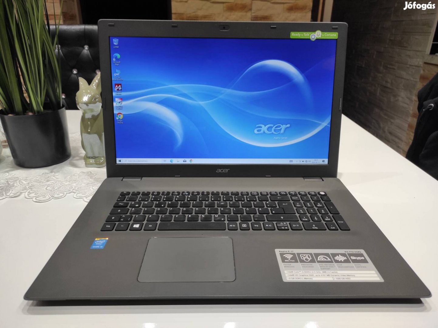 Eladó új állapotú I3-mas 5 generációs Acer laptop.