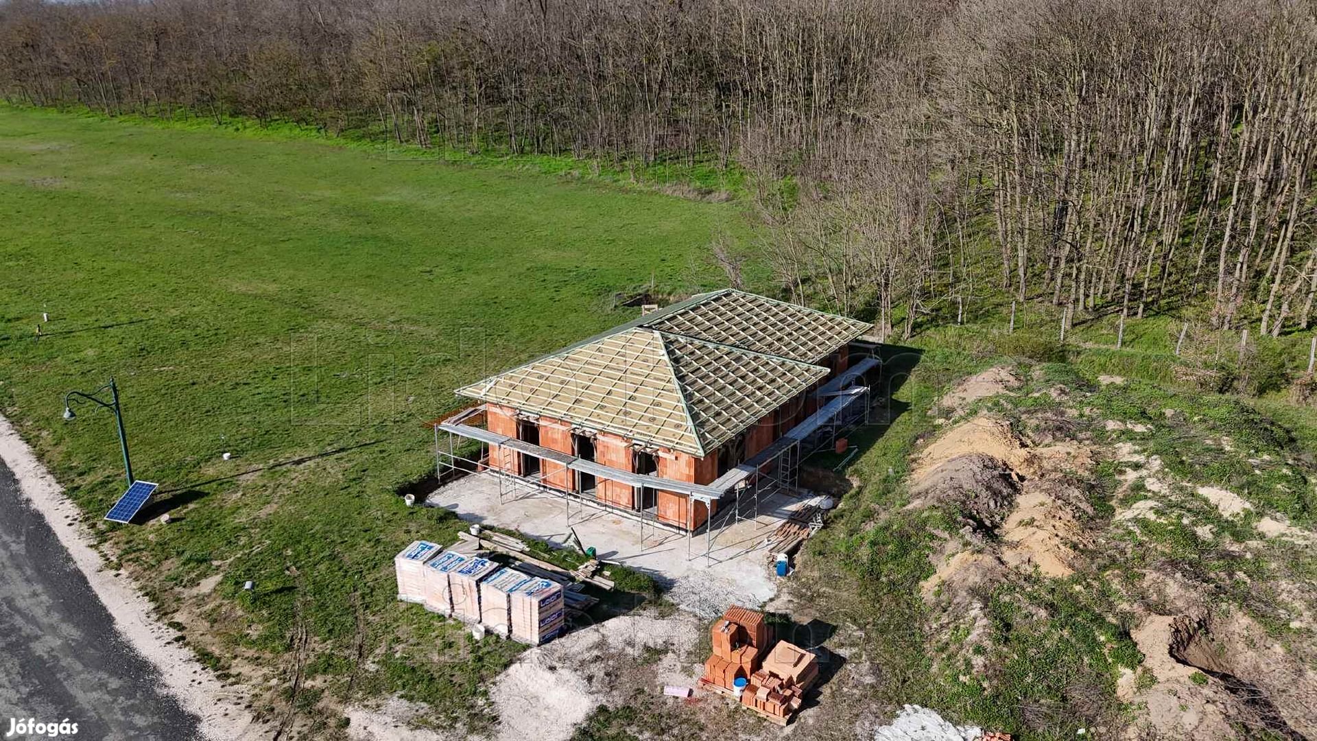 Eladó új építésű családi ház - Környe, Vértesüdülőpark