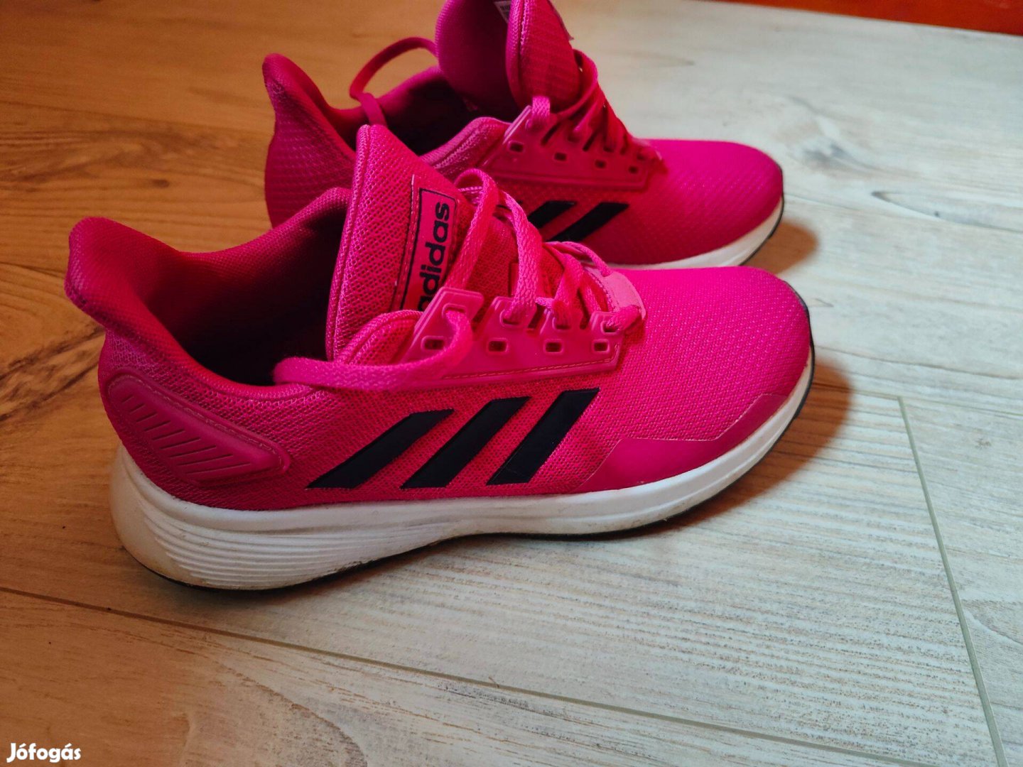 Eladó új hibátlan női Adidas sportcipő futócipő 37 méret