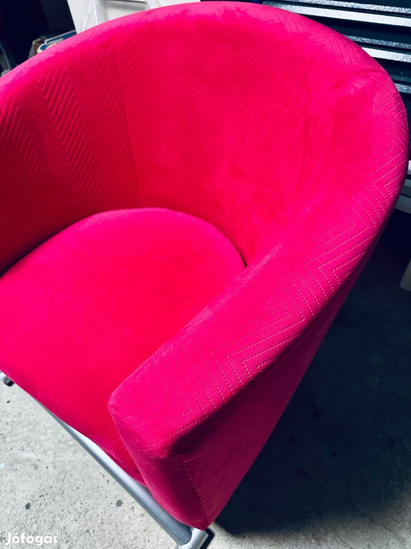 Eladó új retro design fotel egyedi pink szinben új bársony huzattal