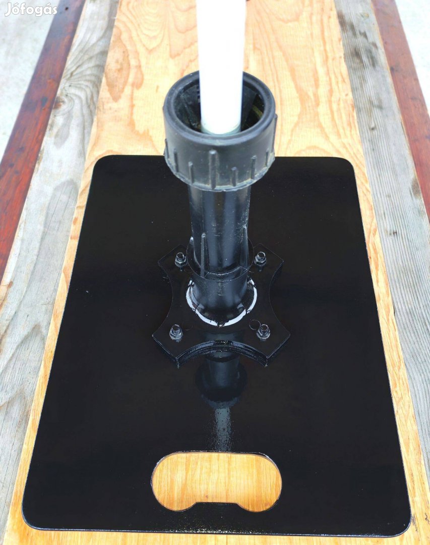 Eladó új strandnapernyő és zászlótartó nehezék 40x30x6mm