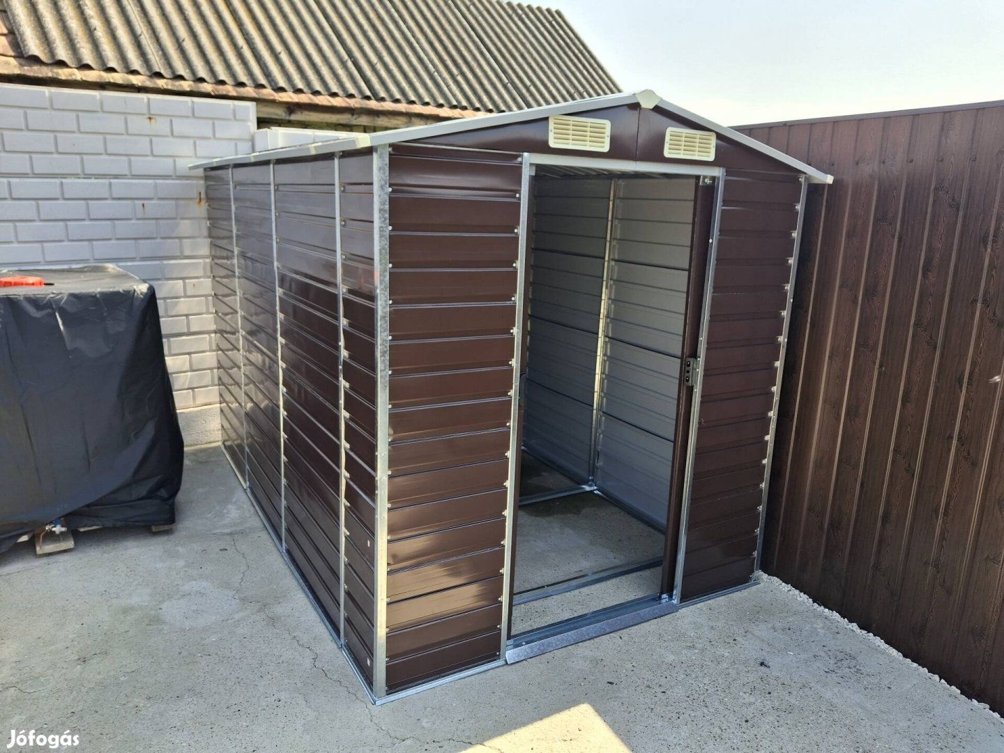 Eladó új szerszámtároló kerti tároló garázs