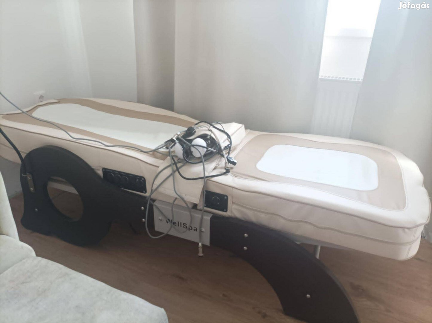 Eladó újszerű Jade masszázs ágy Wellspa