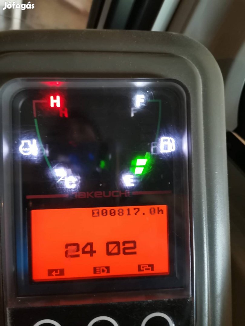 Eladó újszerű Takeuchi TB216!