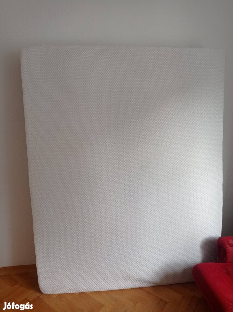 Eladó újszerű ágy matrac 200x160x25.   Mosható huzat van rajta.