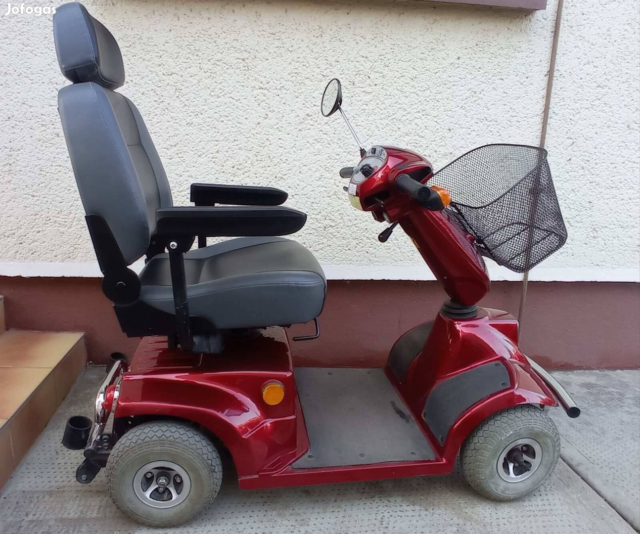 Eladó újszerű elektromos moped