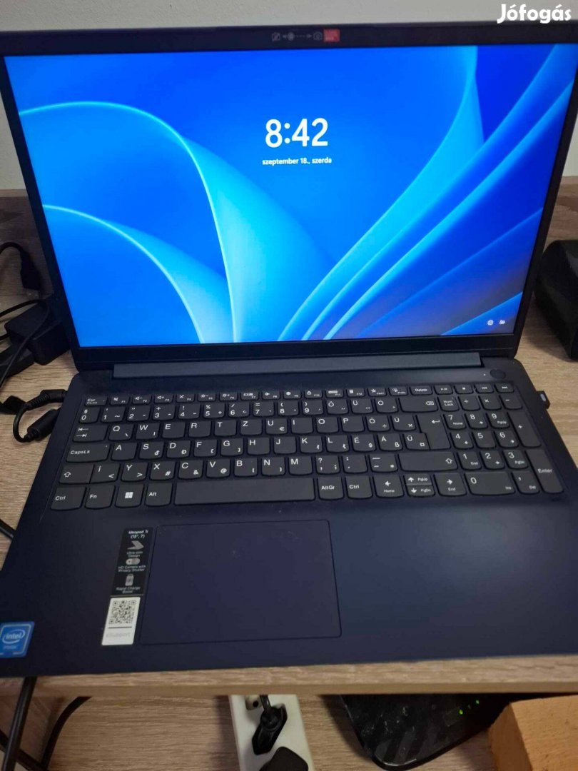 Eladó újszerű lenovo laptop 70 ezer