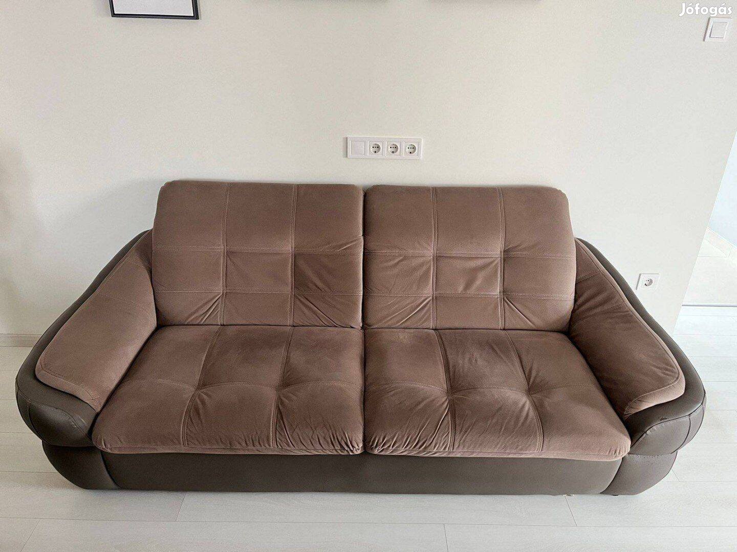 Eladó ülőgarnitúrafotel