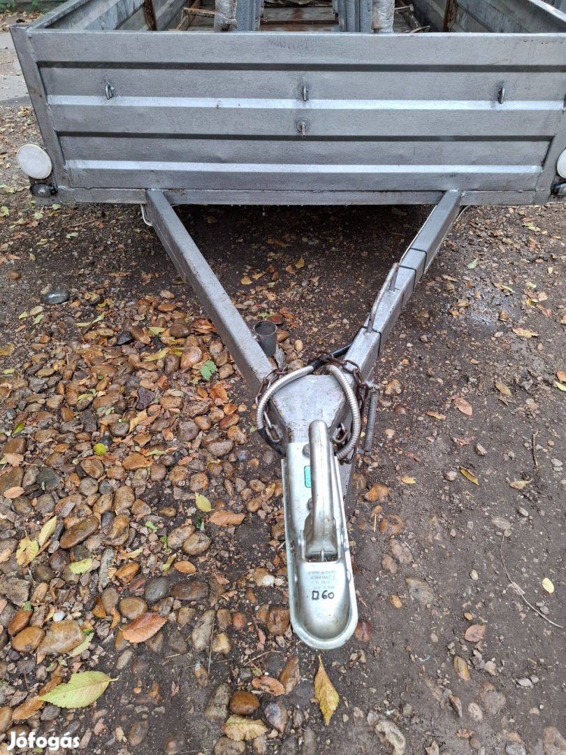 Eladó utánfutó oldal magasítóval, irányár 350.000,-Ft