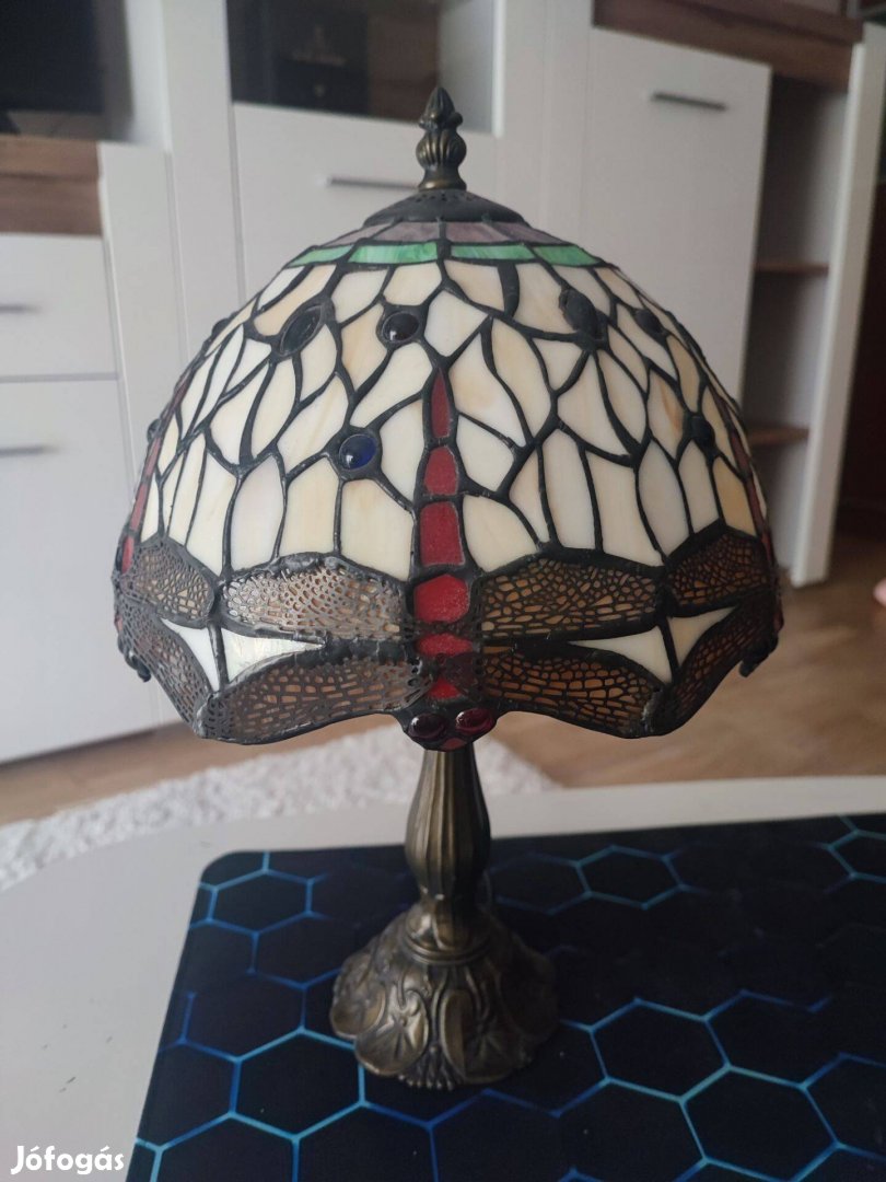 Eladó üveg búrás Tiffany lámpa