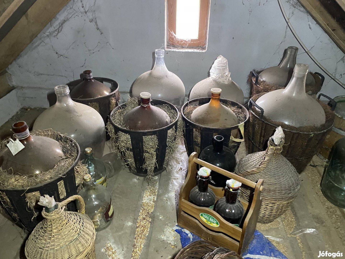 Eladó üvegballonok