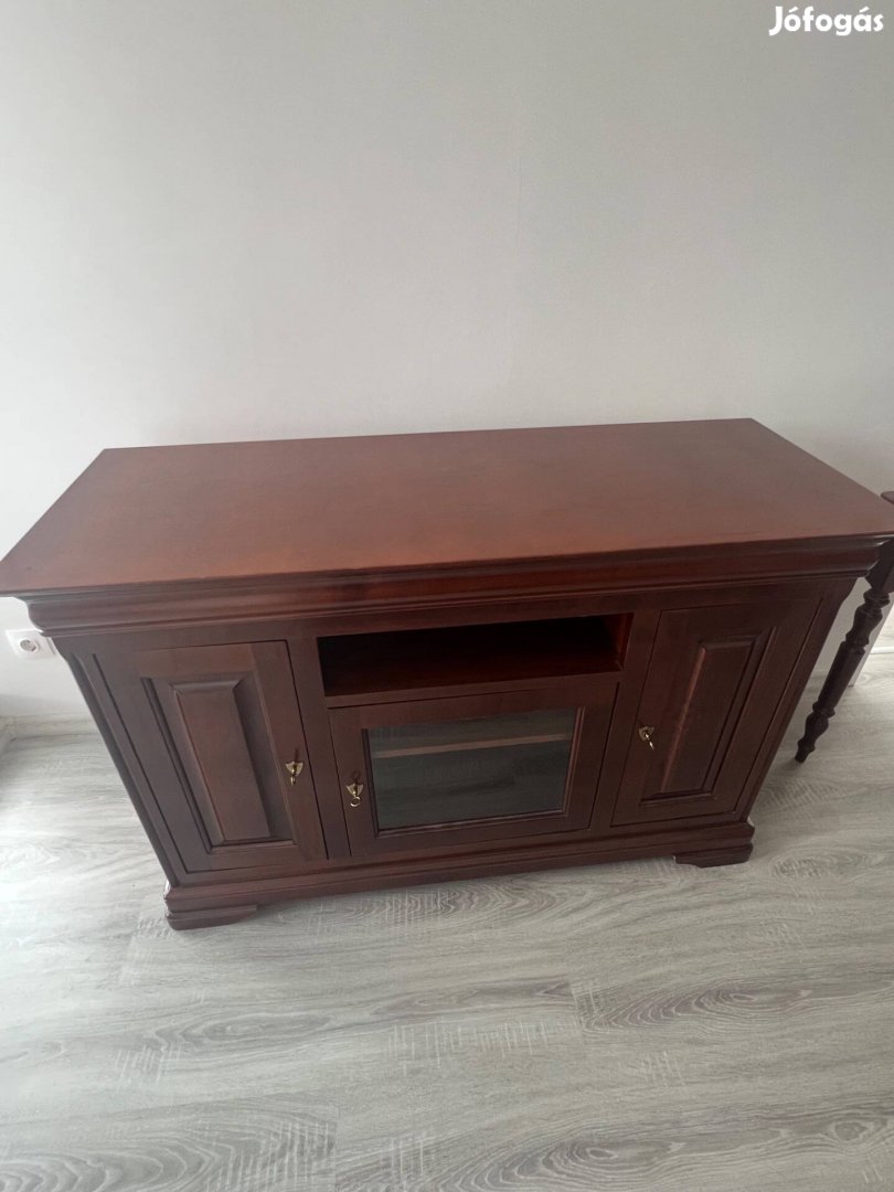 Eladó üveges komód