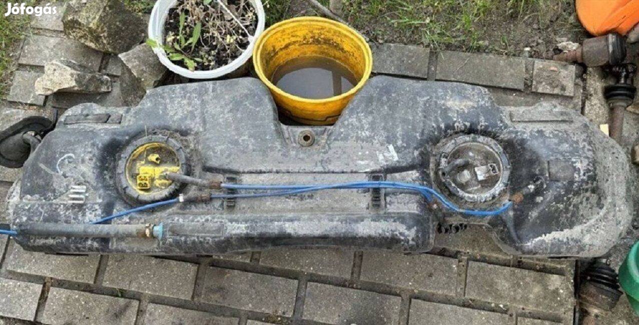 Eladó üzemanyagtartály tank BMW E36 Compact -hoz