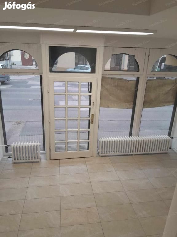 Eladó üzlethelyiség Kecskemét, Belváros