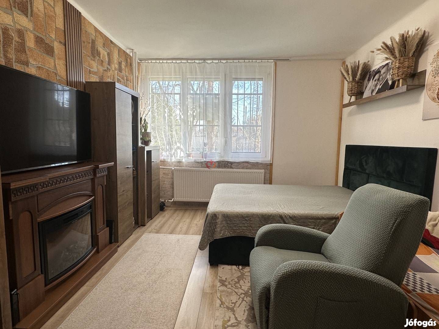 Eladó üzlethelyiség, Székesfehérvár Búrtelep, Erzsébet út,