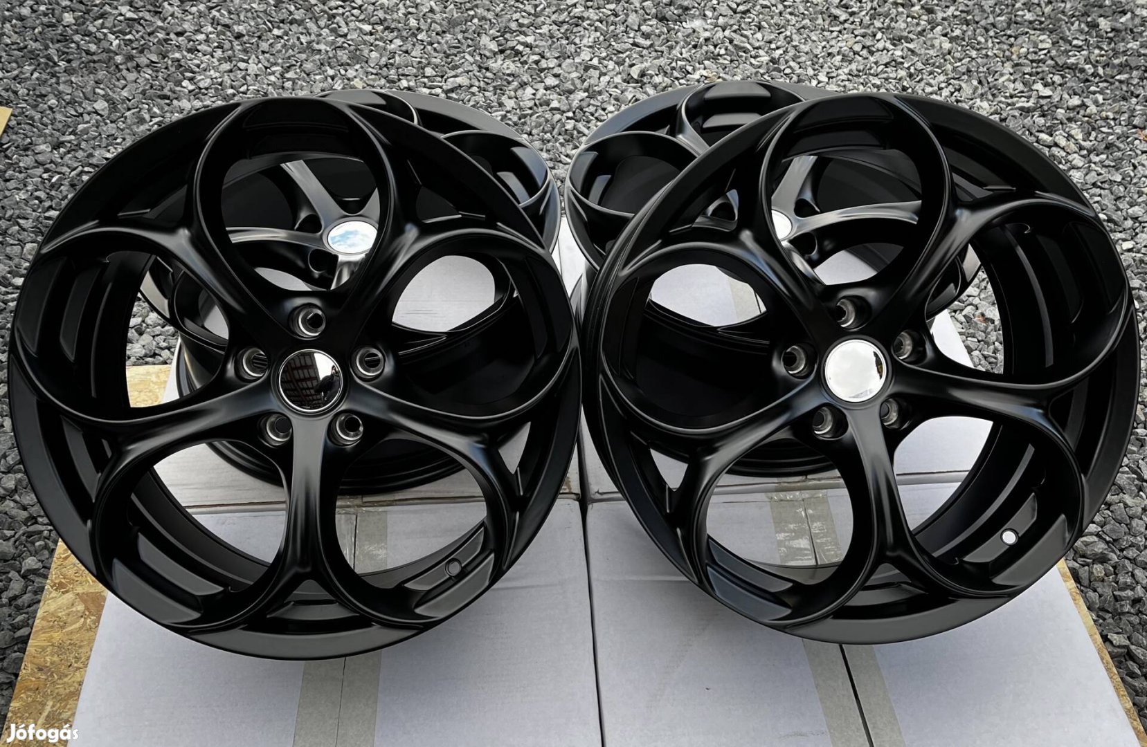 Eladó vadonatúj Rolo Satinblack R18 - 5x110 alufelni