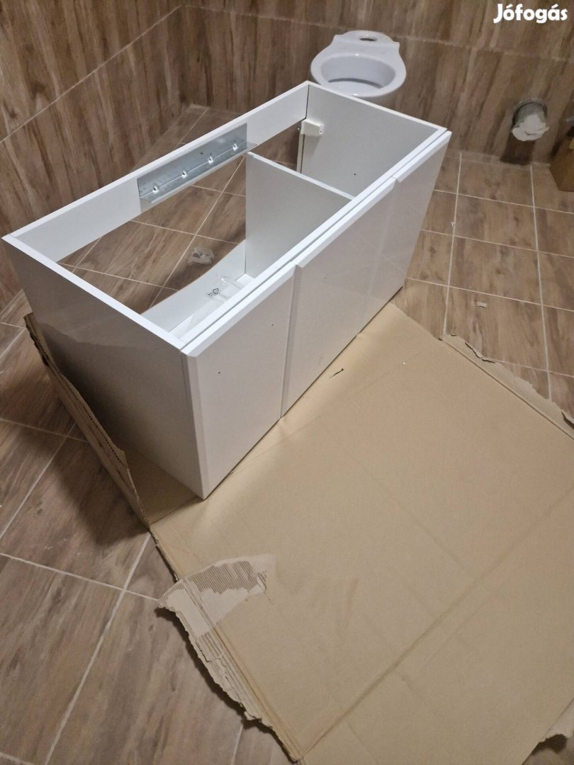 Eladó vadonatúj új Sivinidue fürdőszoba bútor