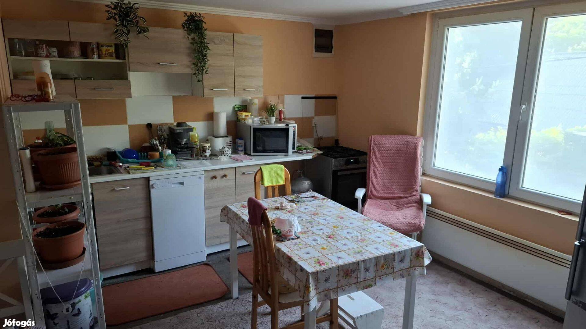 Eladó vagy csere, családi ház, Eger, Losonczi völgy